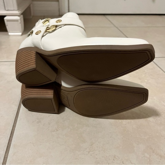 NWOB - GBG Los Angeles Violita Side Zip Gold Tone Buckle Detail Size 7 M - Picture 5 of 8